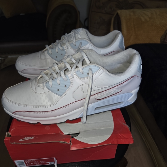 Nike Men's White Red Blue Sneakers - Picture 2 of 4